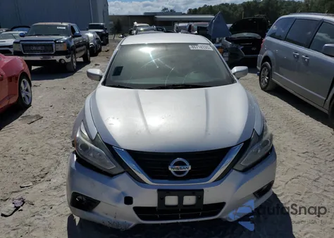 2018 Nissan Altima 2.5 z USA, uszkodzony, nr VIN 1N4AL3AP7JC243478